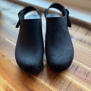 Bryr Daphne Clog Black Monochrome